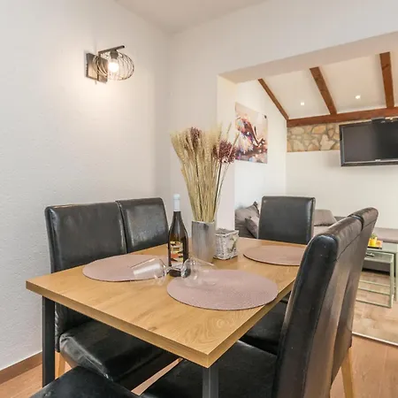 2 Bedroom Pet Friendly In Biograd Apartment