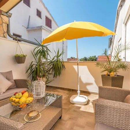 Apartment 2 Bedroom Pet Friendly In Biograd